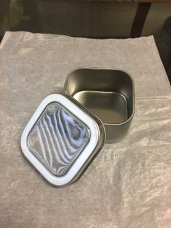 4 oz Square Seamless Tin w/ Window