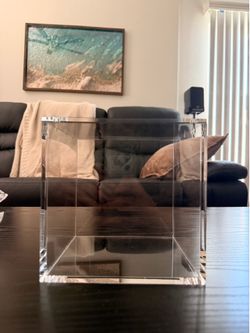6x6x5.5 inch acrylic cube for storing collectibles