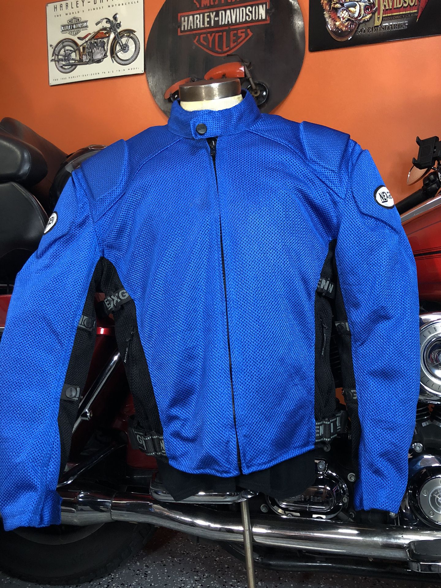Motorcycle Riding Jacket LIKE NEW Large Men  With Armor, Removable Lining, Mesh fabric  NEXGEN