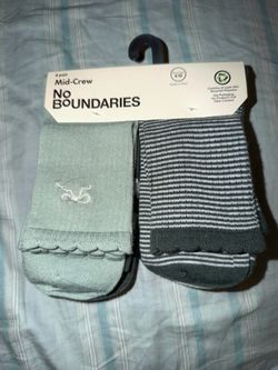 Women’s No Boundaries Mid-Crew 6 pair socks, shoe size 4-10