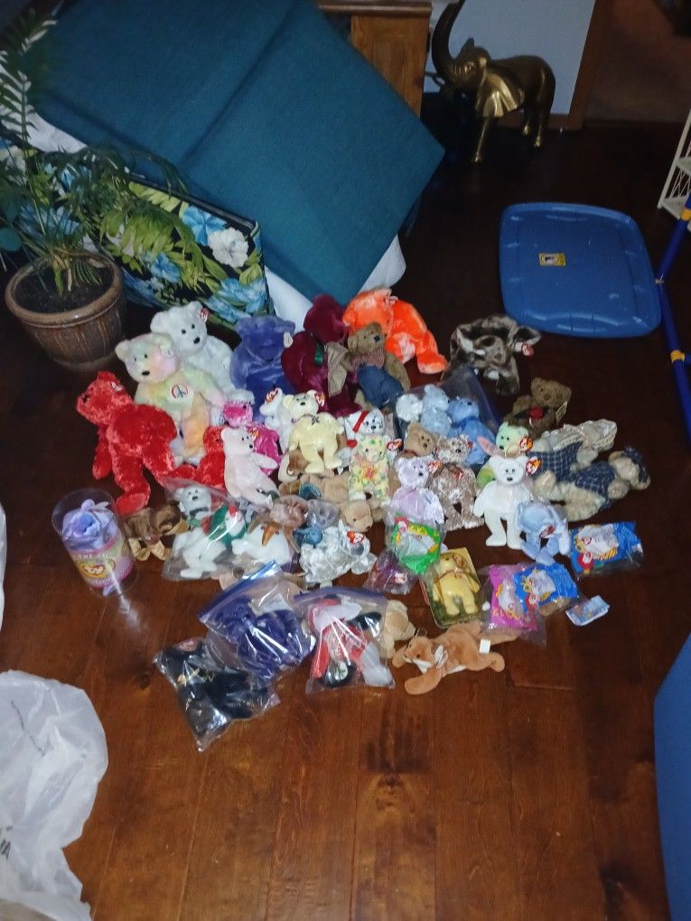 Beanie Babies Golore