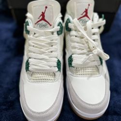 Air Jordan 4 Retro SB 
