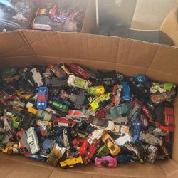 400 Hotwheels Cars