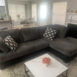 Sofa Mueble / Sectional Sofa / Moving Out Sale Furniture 