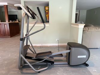 Precor Elliptical Fitness Cross Trainer EFX 5.25