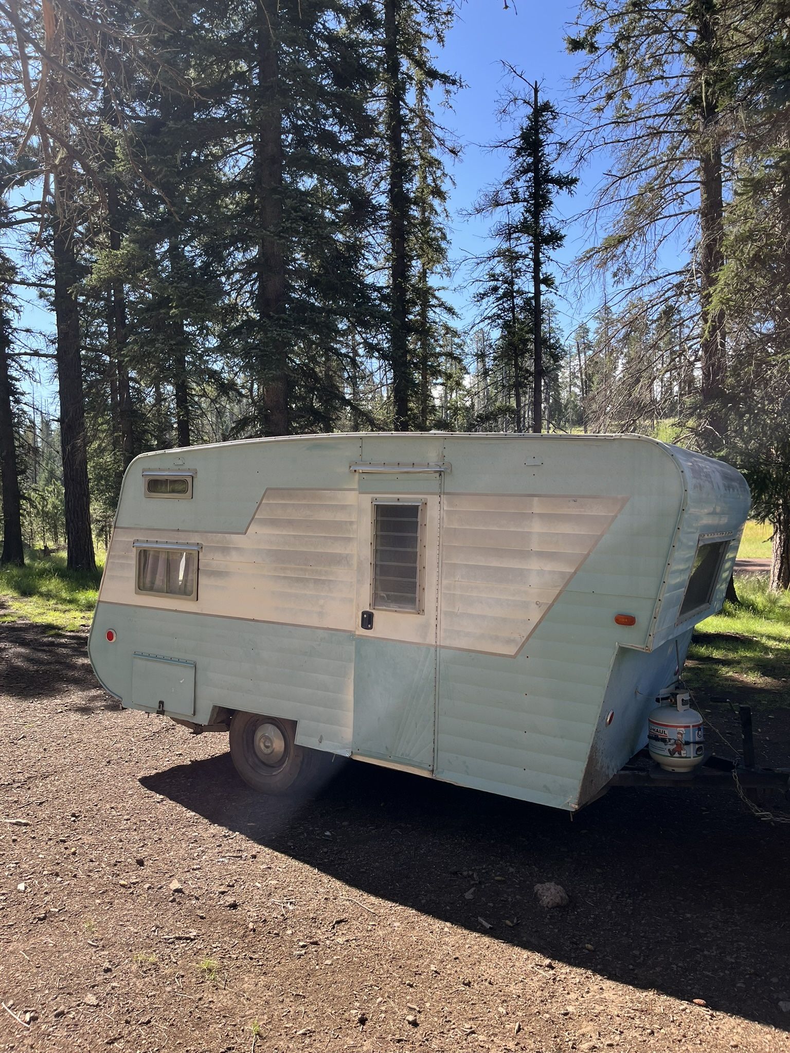 Vintage Canned Ham Camper Trailer - Sleeps 4
