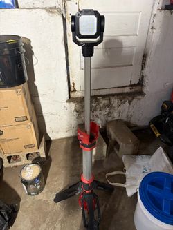 Milwaukee M12 Rocket Light Tower – Works Great (See Description)
