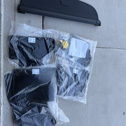Audi Q5 Floor Mats And Cargo Cover And Sunshade