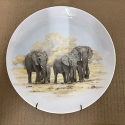 Beautiful Kaiser Germany Elephant Collector Plate Hanging 