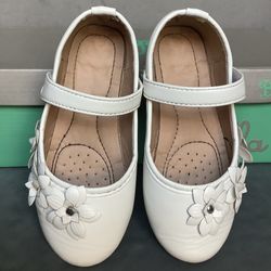 Dress Shoes Toddler Girls Size 9 White w/ Flowers Strap Closure