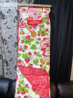 Strawberry Shortcake Twin Quilted Blanket