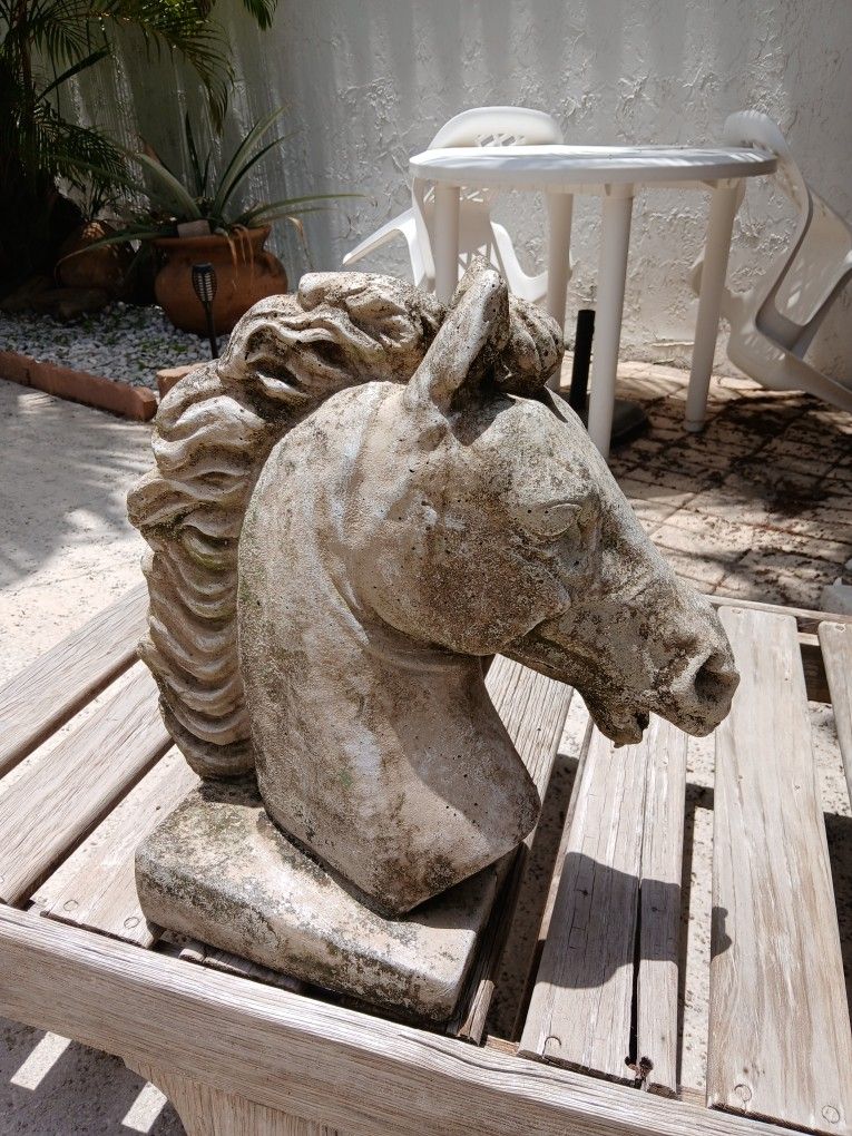 Concrete Horse Head Yard Statue