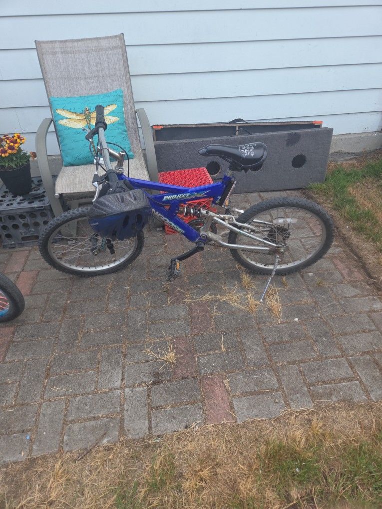 Kids Mongoose Project X Bike