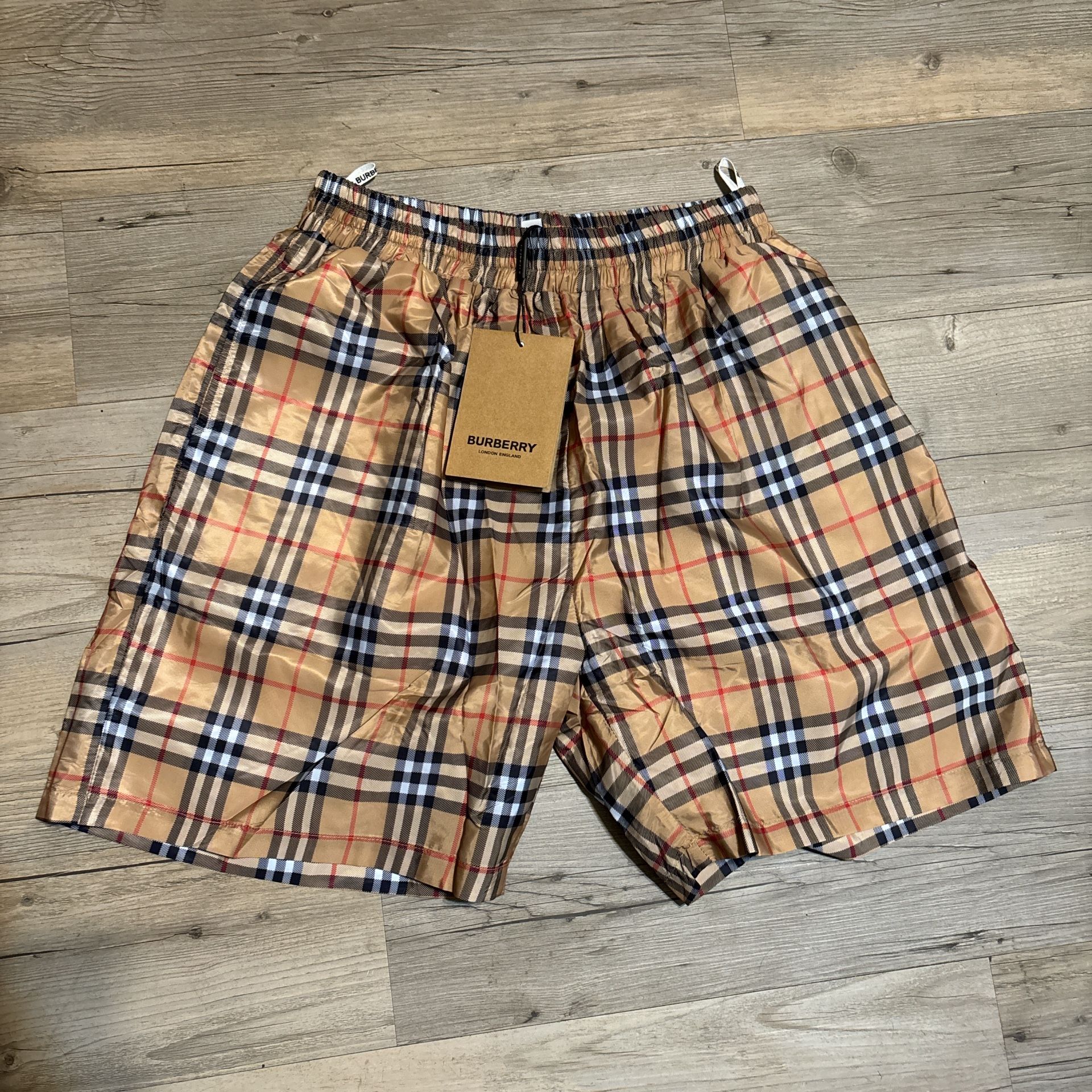 Burberry Shorts Large