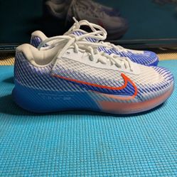 Nike Court Air Zoom Vapor 11 HC Men's Tennis Shoes DR6966-105 White Blue Sz 9.5