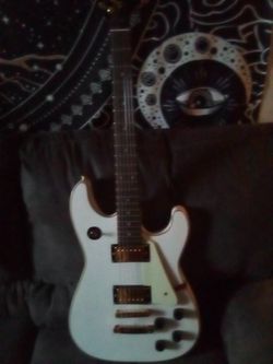 Fret Flow Antique White Cream Binding