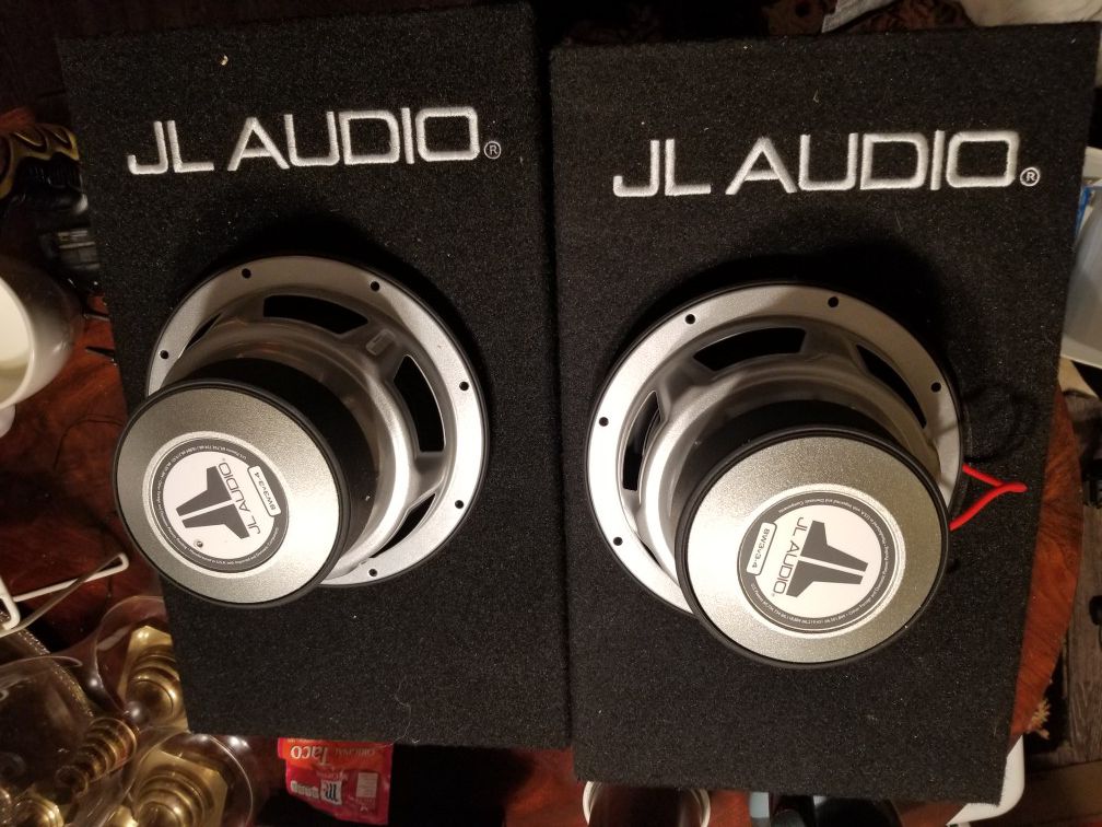 JL Audio 8W3v3.4 Subwoofer x2