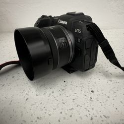 Canon RP 50mm 0.3m/0.98ft + 24-105mm Lense
