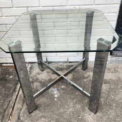 Mid Century Modern Beveled Glass Chrome Table 25"×25"×24" high, in Good Condition