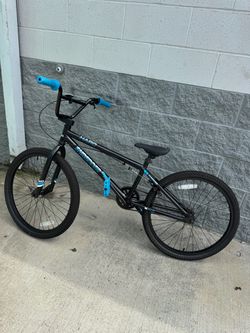 Haro Shredder Pro BMX BIKE
