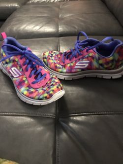 Girls Skechers size 5