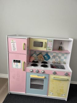 PLAY KITCHEN FOR KIDS - $50