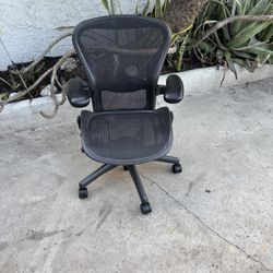 Herman Miller Aeron Chair 