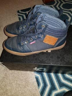 Levi's casual dress shoes size 8 mens