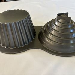 Wilton Cake Mold
