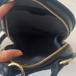 Louis Vuitton Purse for Sale in Chicago, IL - OfferUp