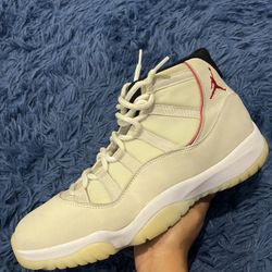 Jordan 11 Platinum Tint Size 13