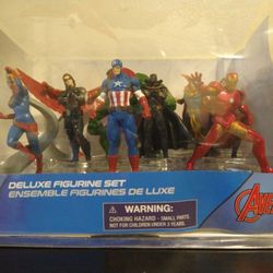 Marvel Avengers Deluxe Figure Set (Description Must Read)