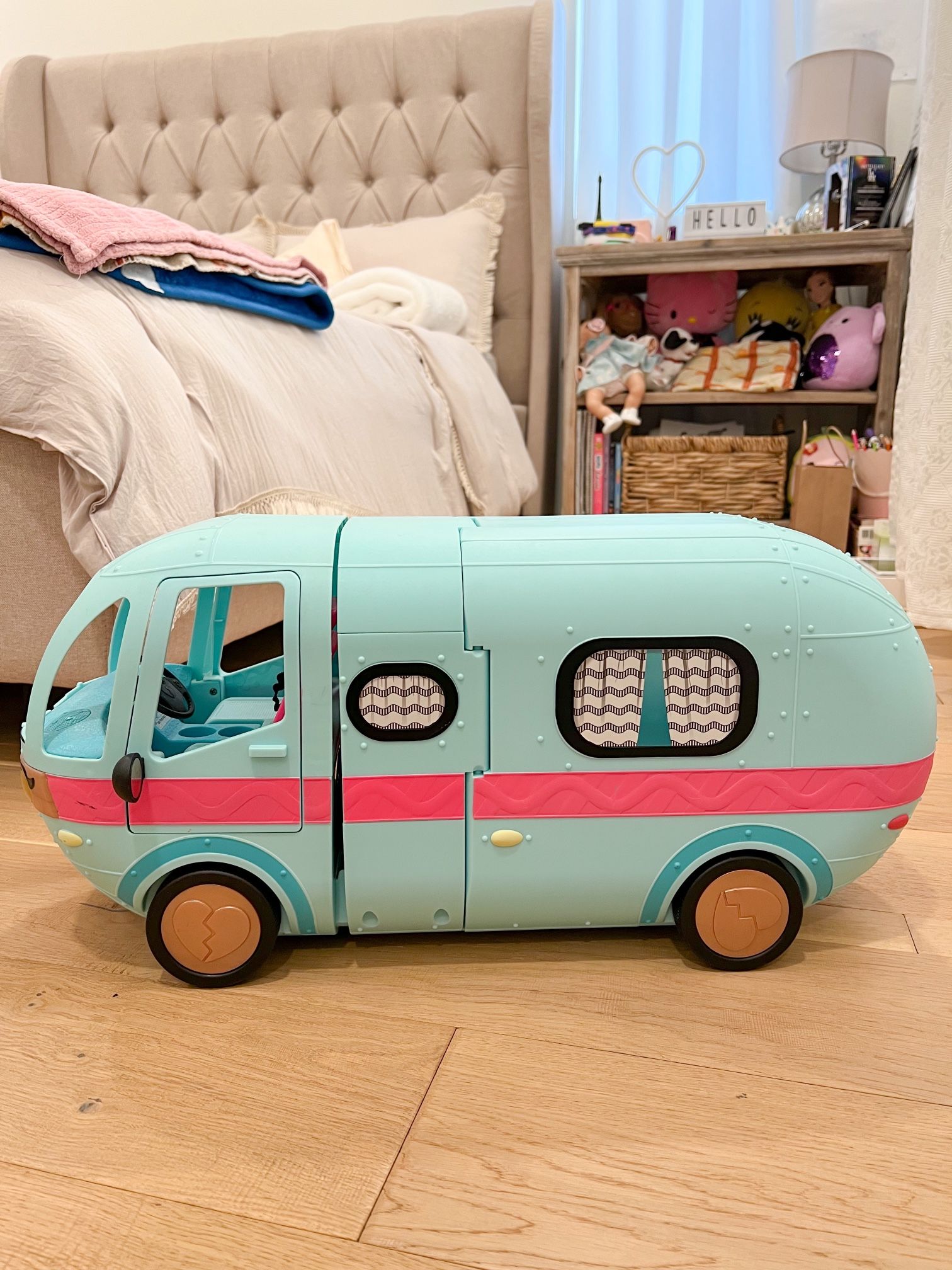 Doll House And LOL Glamper Bundle