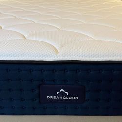 King size Dreamcloud Mattress with Platform Bed Frame