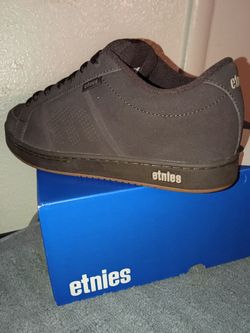 Etnies Low-Top Skate Sneakers