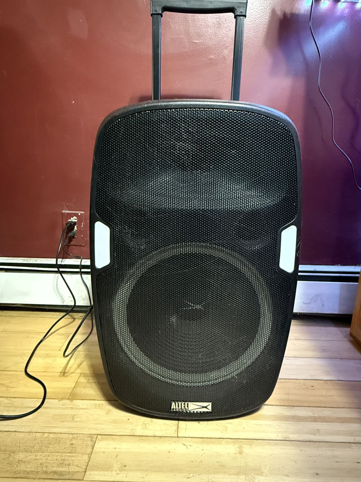 Altec Lansing Wireless Rolling Bluetooth Speaker System