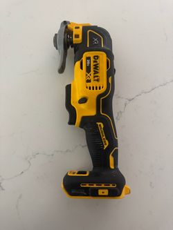 DEWALT XR 20-volt Oscillating Multi tool ( tool only)