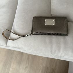 Michael Kors Wristlet 