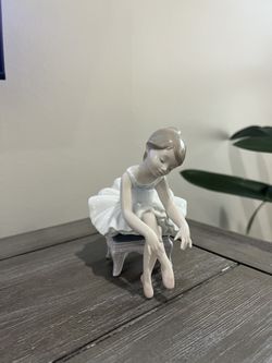 Lladro Limited Collection Figurine - Little Ballerina Girl