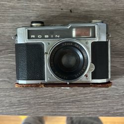 Robin 35 Vintage Camera 