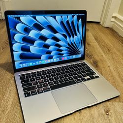 Macbook air 13 inch M1 16Gb 512Gb Storage 
