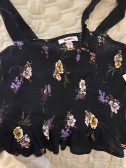 Cute medium crop top woman black floral summer new tags