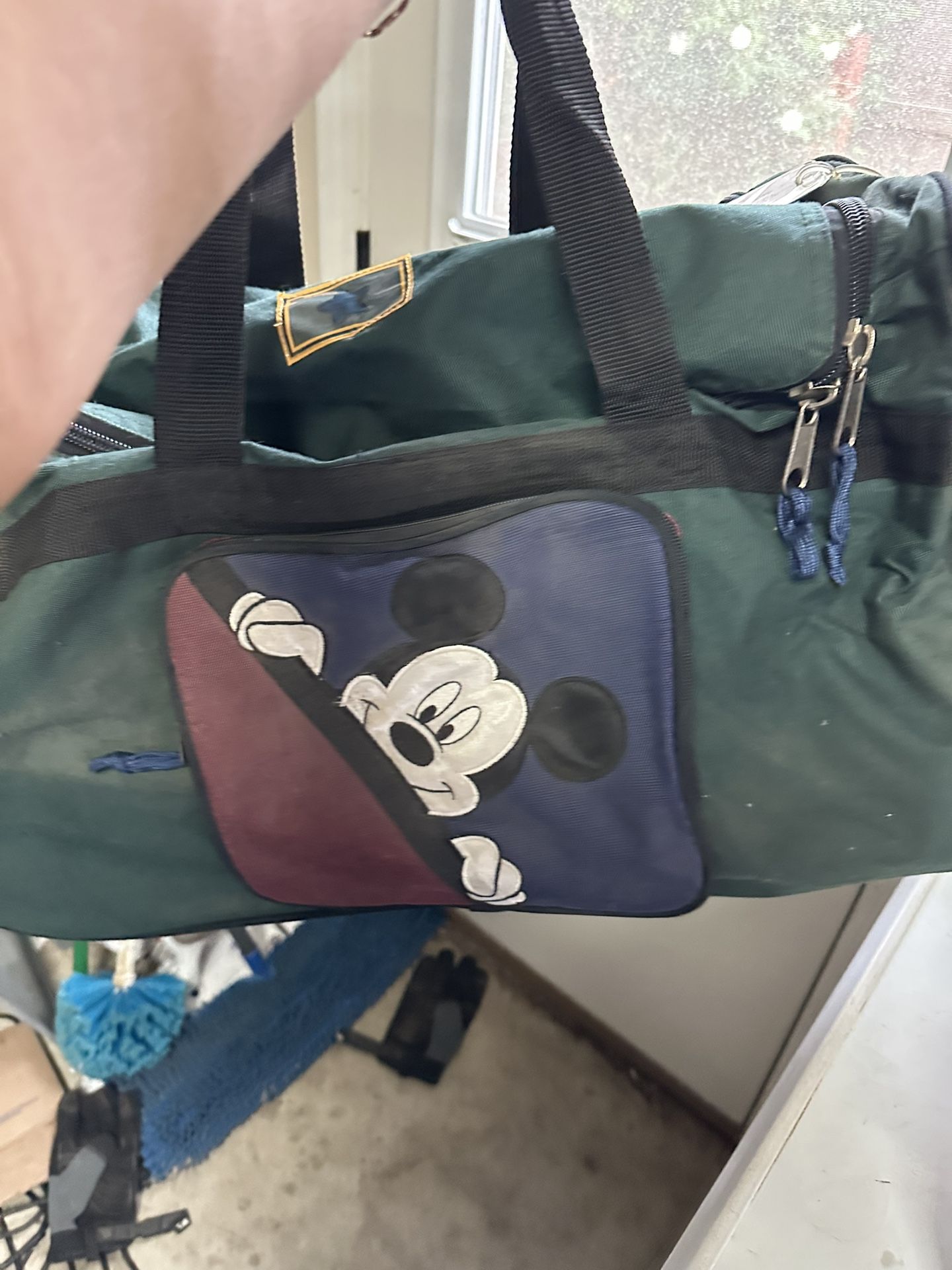 Vintage Rolling Micky mouse Duffle Bag. Used For Airport Travel With Kid. Well Kept. 