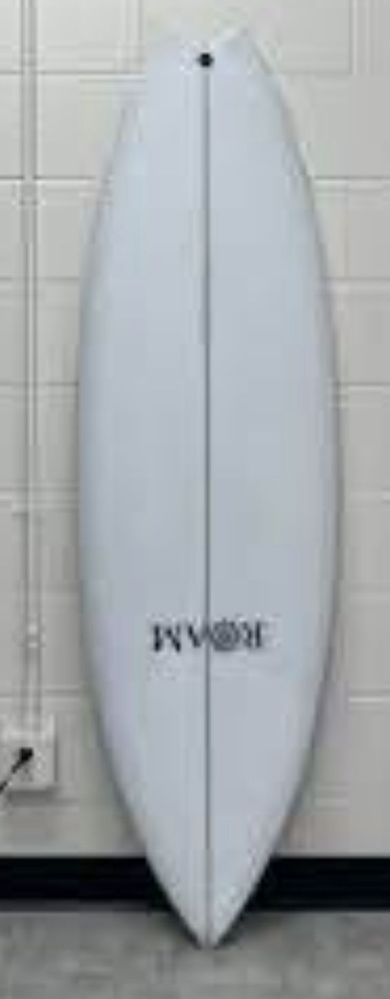 Roam 6’2 “Chovy” swallowtail surfboard