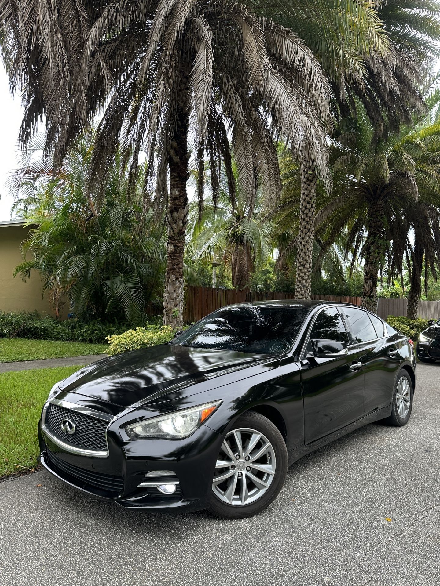 2015 Infiniti Q50