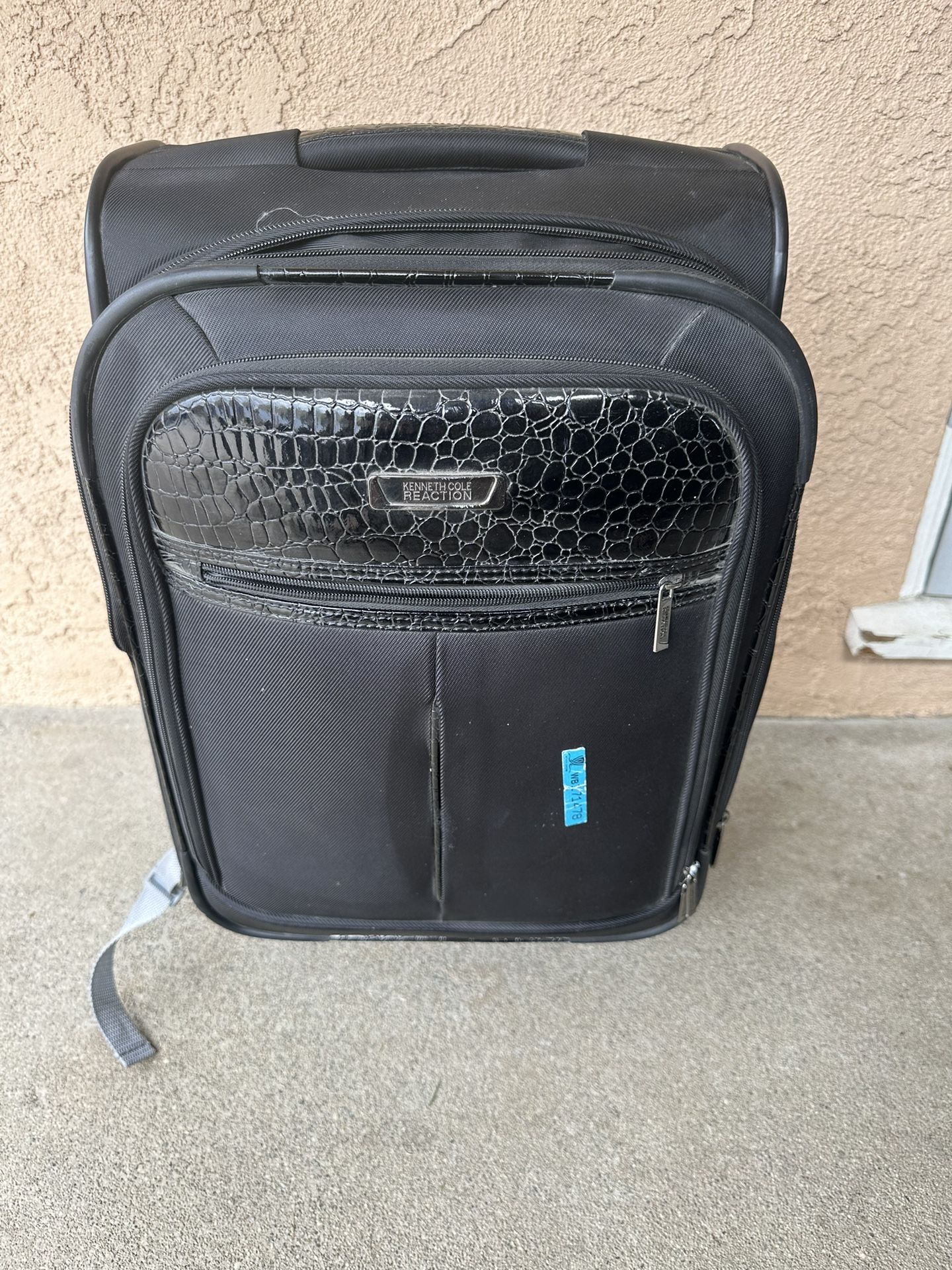 Kenneth Cole Reaction Carry On Luggage