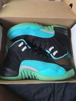 Jordan 12 size 7 [GS