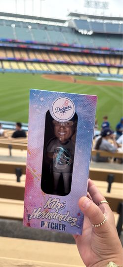 Kiké  Hernandez pitcher bobblehead