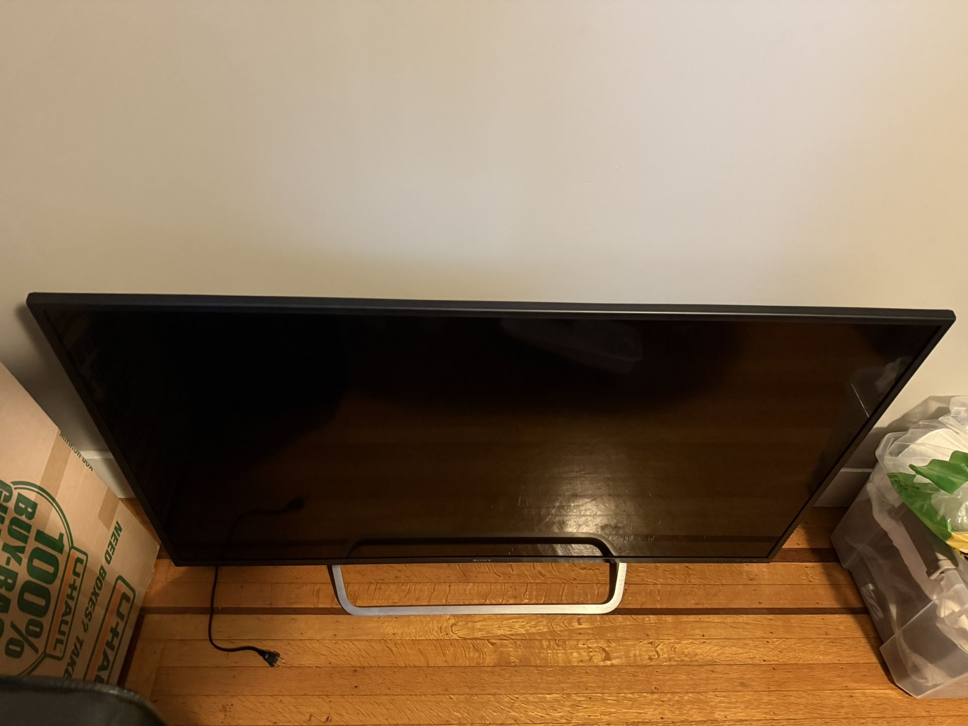 The Sony XBR-55X700D (55” 4K HDR Smart TV)