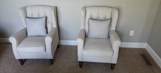 Arm Chair/ Living Room Chair